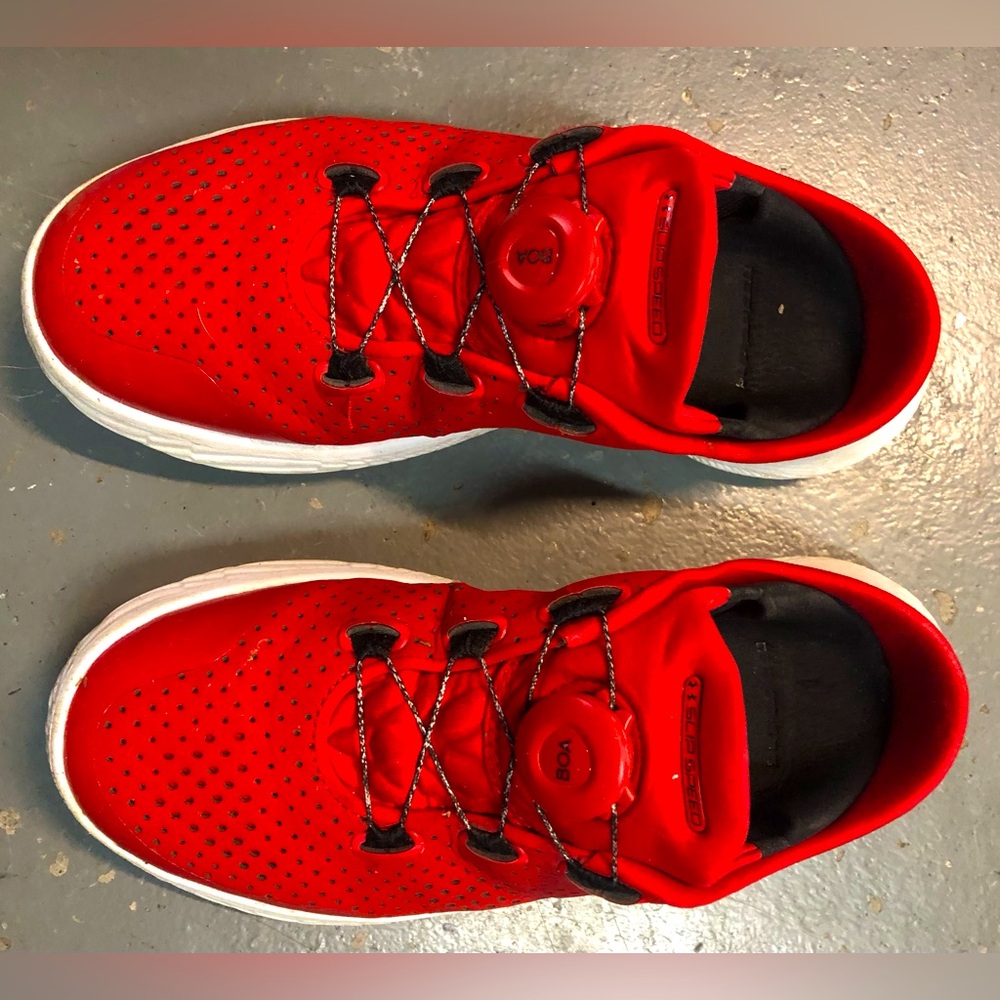 Under Armour red sports shoes size 7